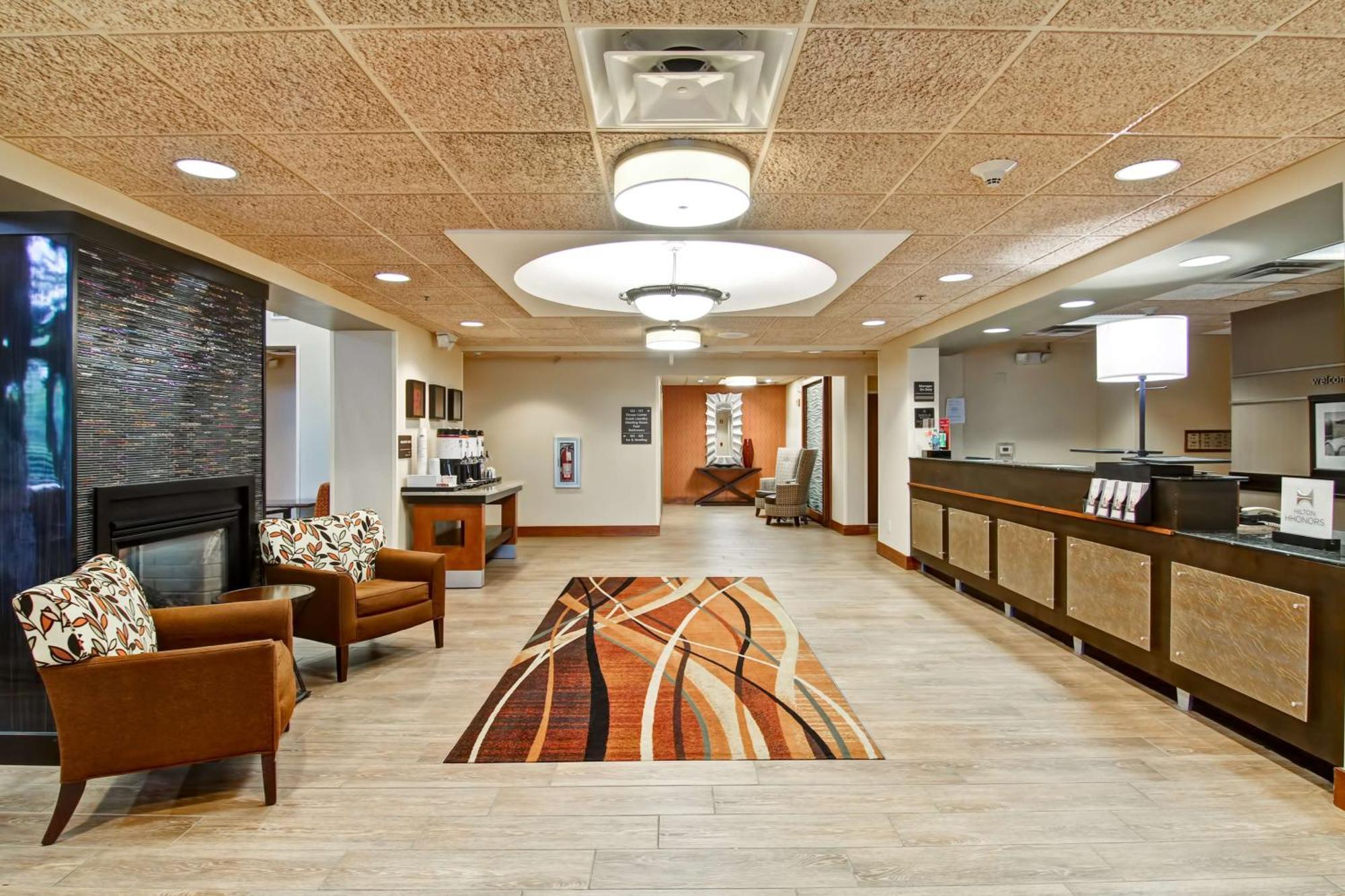 Hampton Inn & Suites Leesburg Exterior photo