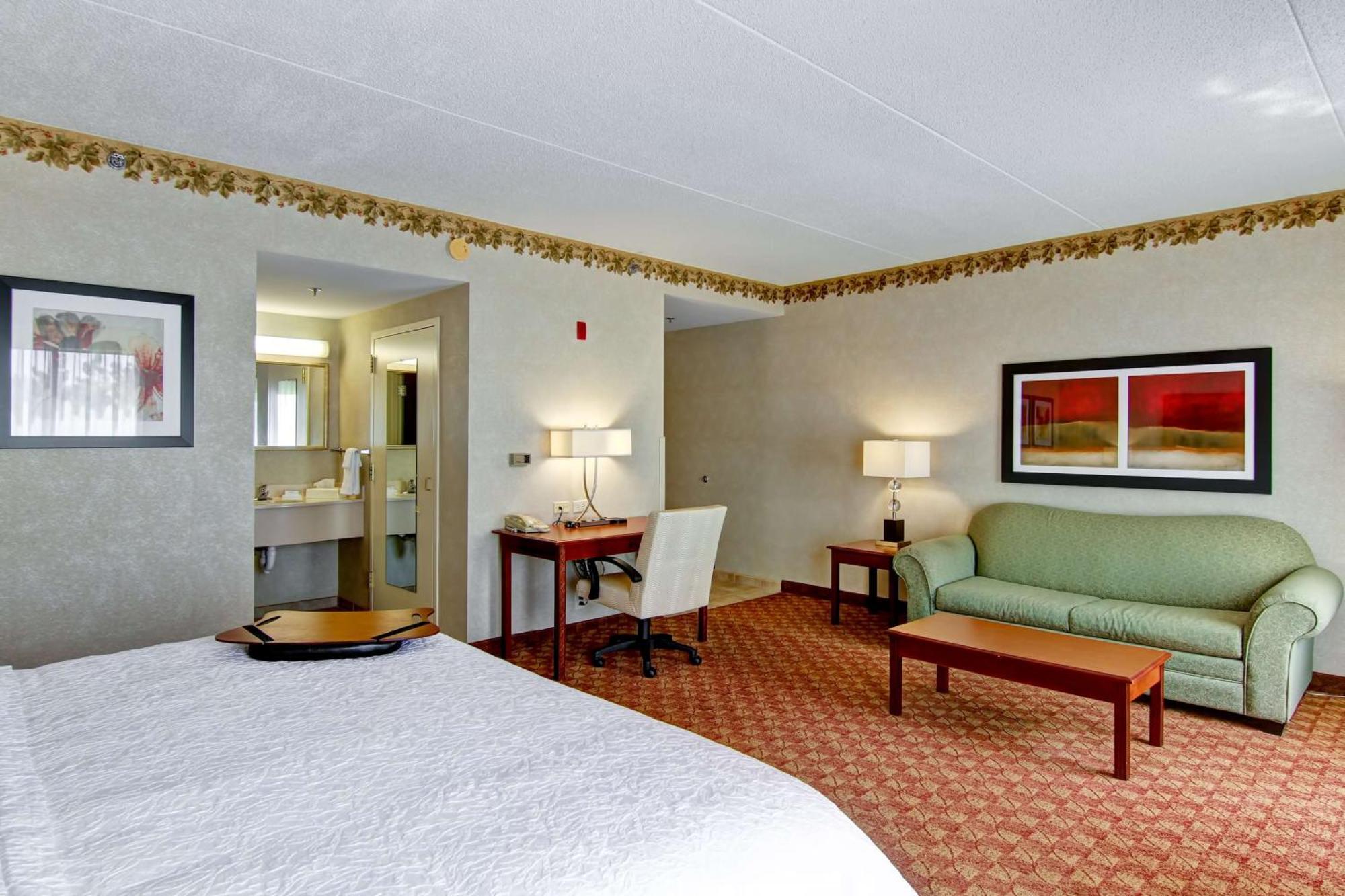 Hampton Inn & Suites Leesburg Exterior photo